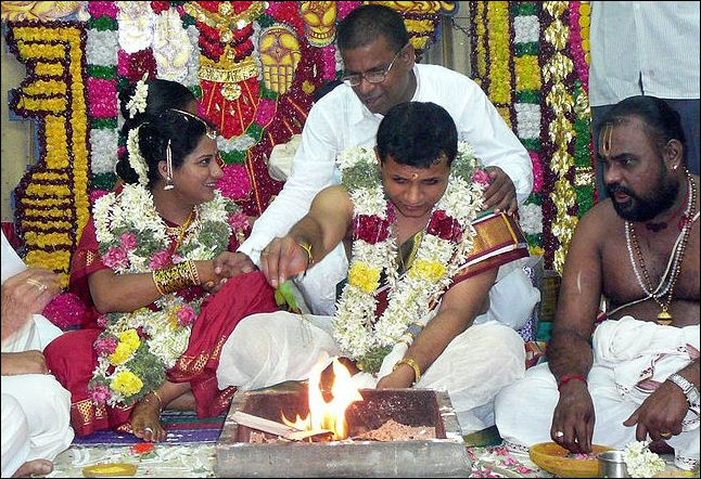 20120502-wedding Hindu_wedding_fire_ceremony.jpg